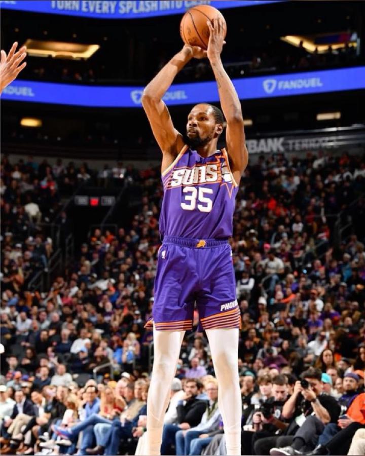 凤凰城新篇章:杜兰特太阳队时期的挑战与表现全解析